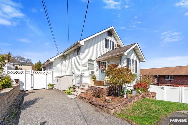 70 Overlook Avenue, Ridgefield Park, NJ 07660