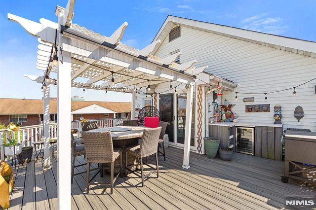 70 Overlook Avenue, Ridgefield Park, NJ 07660