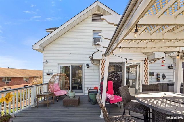 70 Overlook Avenue, Ridgefield Park, NJ 07660