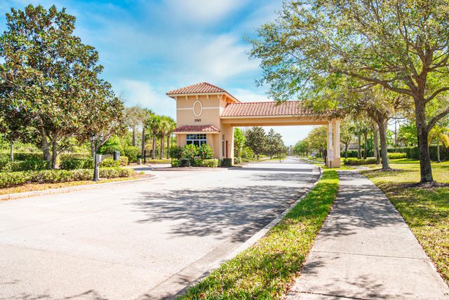 5561 57th Way, Vero Beach, FL 32967