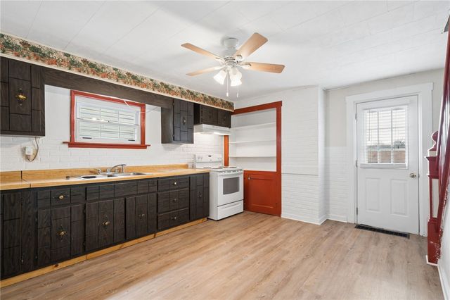 519 Washington St, Mt Pleasant Boro, PA 15666