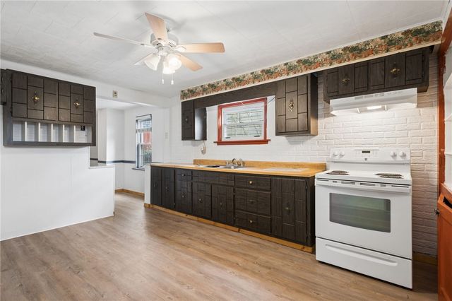 519 Washington St, Mt Pleasant Boro, PA 15666