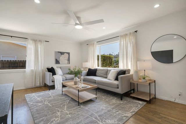 22529 Clarendon, Woodland Hills, CA 91367