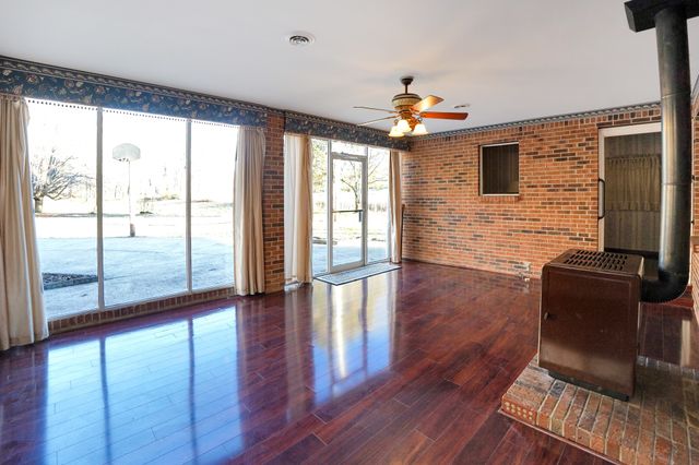 460 Honey Fork Rd, Indian Mound, TN 37079