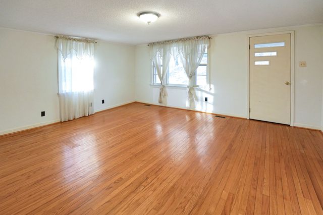 460 Honey Fork Rd, Indian Mound, TN 37079