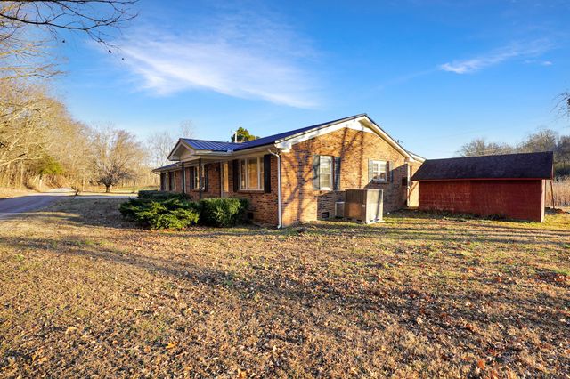 460 Honey Fork Rd, Indian Mound, TN 37079