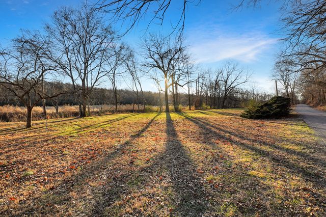 460 Honey Fork Rd, Indian Mound, TN 37079