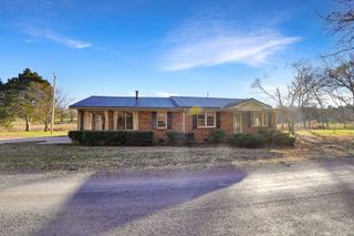 460 Honey Fork Rd, Indian Mound, TN 37079