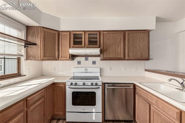 2570 Hatch Circle, Colorado Springs, CO 80918