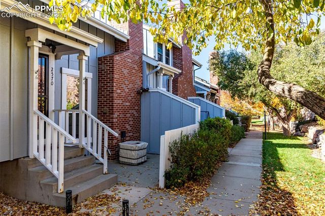 2570 Hatch Circle, Colorado Springs, CO 80918