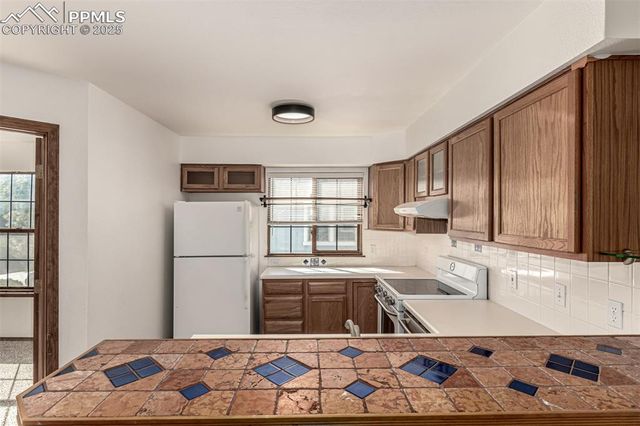 2570 Hatch Circle, Colorado Springs, CO 80918