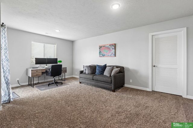 19868 K Street, Omaha, NE 68135