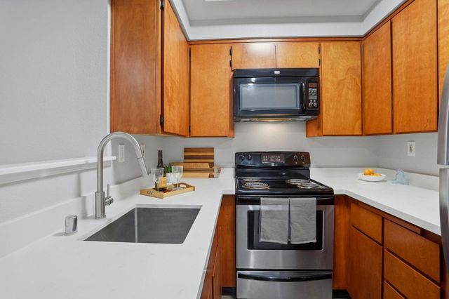 373 Shadow Run Drive, San Jose, CA 95110