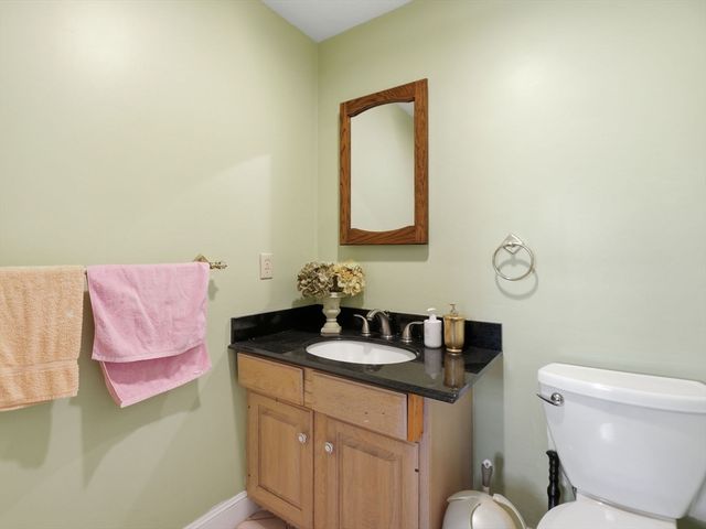 90 Blue Ridge Rd, North Andover, MA 01845