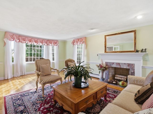 90 Blue Ridge Rd, North Andover, MA 01845