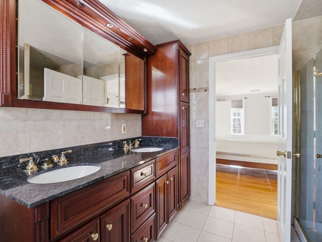 90 Blue Ridge Rd, North Andover, MA 01845