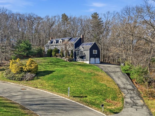 90 Blue Ridge Rd, North Andover, MA 01845