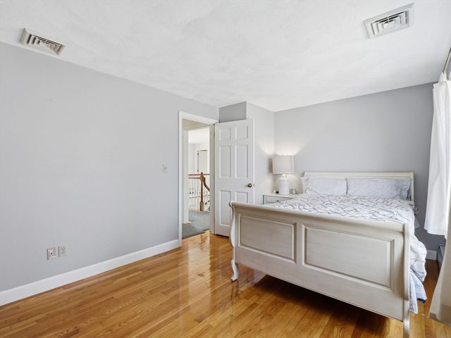 90 Blue Ridge Rd, North Andover, MA 01845