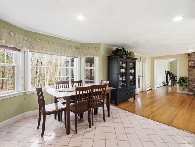 90 Blue Ridge Rd, North Andover, MA 01845