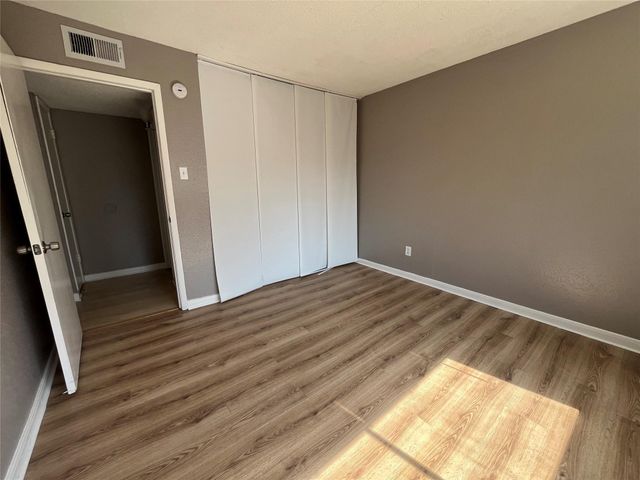 5625 Antoine Drive 1212, Houston, TX 77091