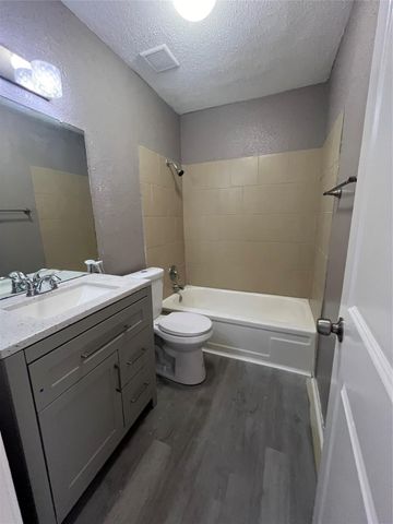 5625 Antoine Drive 1212, Houston, TX 77091