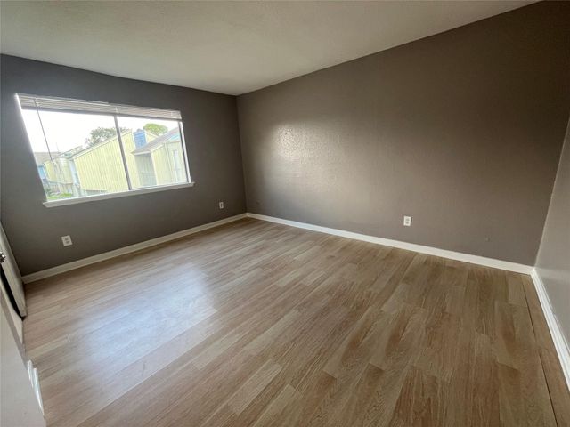 5625 Antoine Drive 1212, Houston, TX 77091