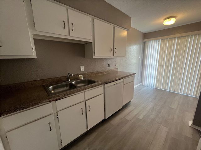 5625 Antoine Drive 1212, Houston, TX 77091