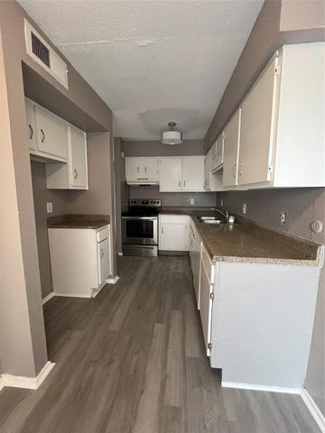 5625 Antoine Drive 1212, Houston, TX 77091