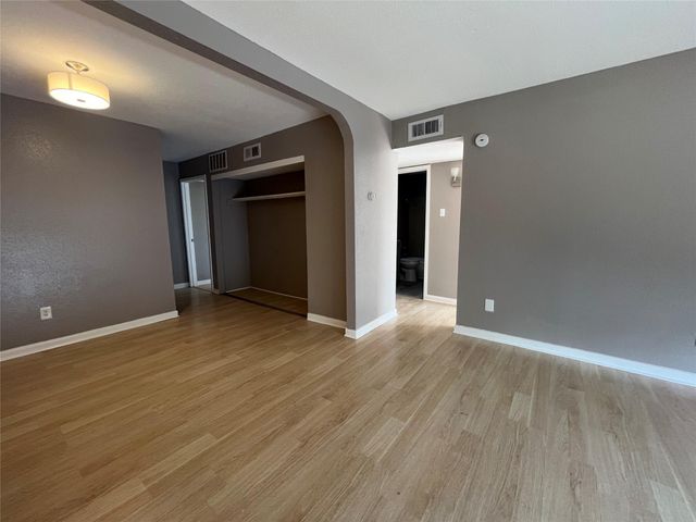5625 Antoine Drive 1212, Houston, TX 77091