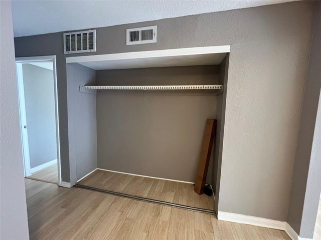 5625 Antoine Drive 1212, Houston, TX 77091