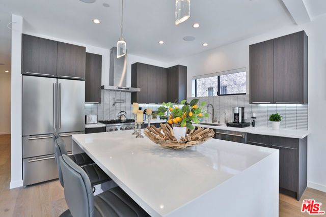 1622 S Mansfield Avenue, Los Angeles, CA 90019