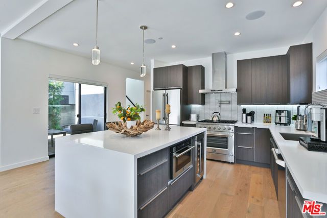 1622 S Mansfield Avenue, Los Angeles, CA 90019