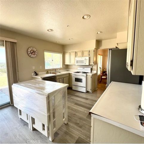 11954 Edgecliff, Sylmar, CA 91342