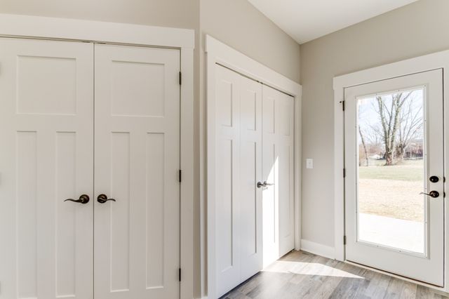 211 Lagoon Dr, Mcminnville, TN 37110