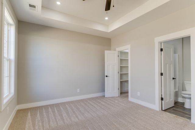 211 Lagoon Dr, Mcminnville, TN 37110