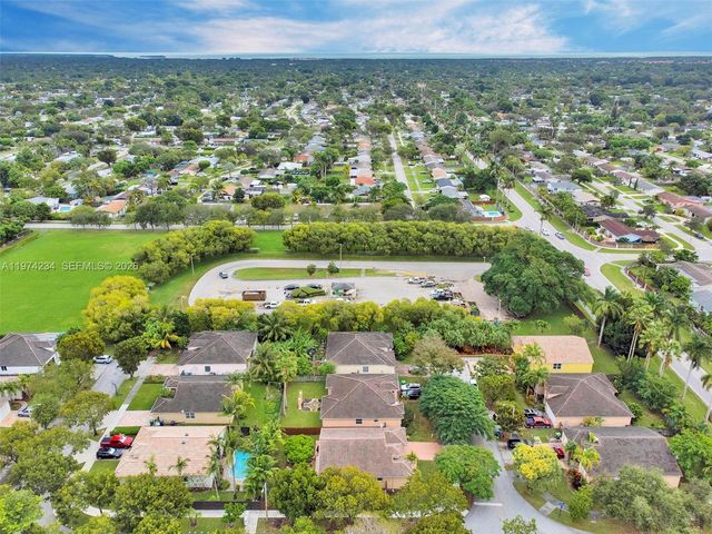 9437 SW 183rd Ter, Palmetto Bay, FL 33157