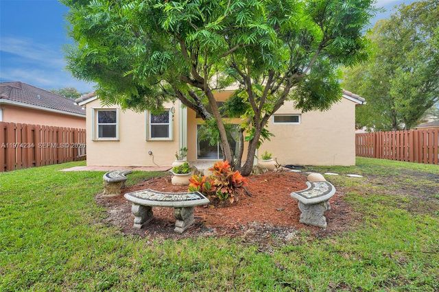 9437 SW 183rd Ter, Palmetto Bay, FL 33157