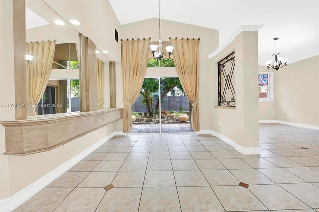 9437 SW 183rd Ter, Palmetto Bay, FL 33157