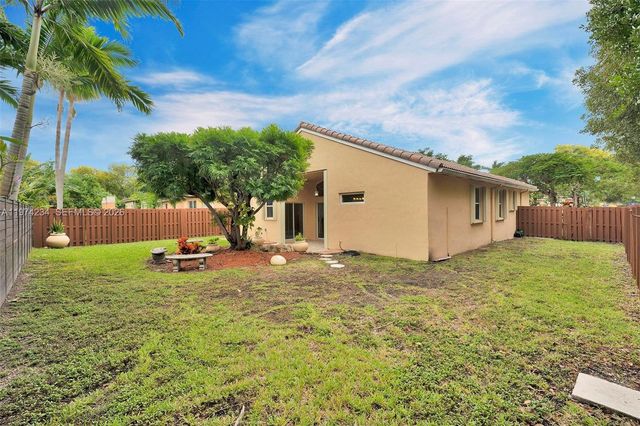 9437 SW 183rd Ter, Palmetto Bay, FL 33157