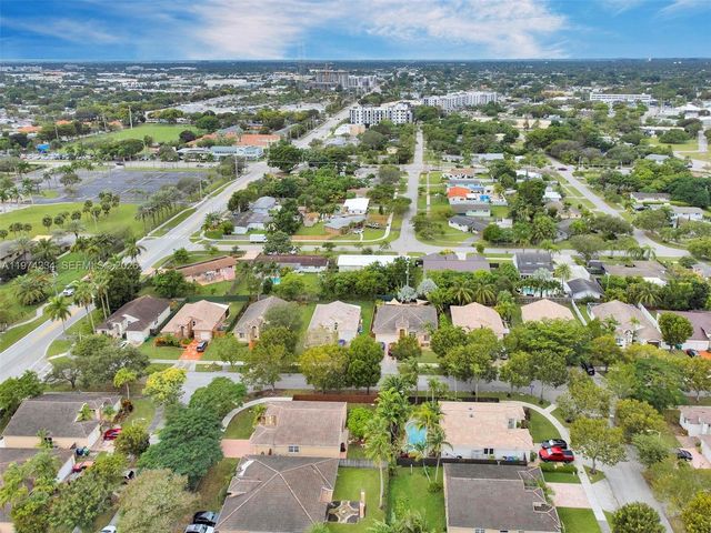 9437 SW 183rd Ter, Palmetto Bay, FL 33157