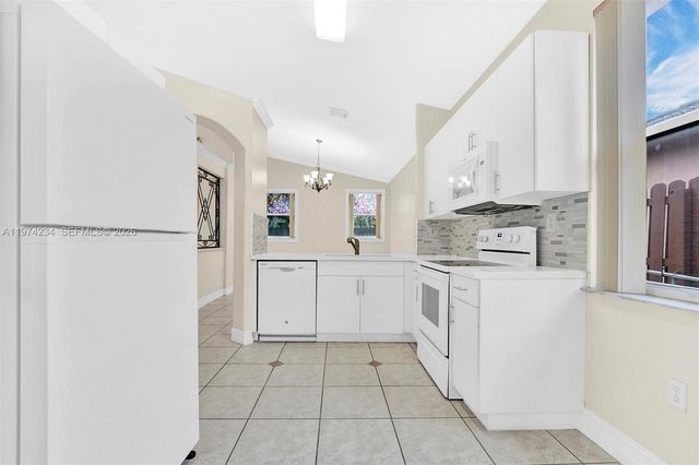 9437 SW 183rd Ter, Palmetto Bay, FL 33157