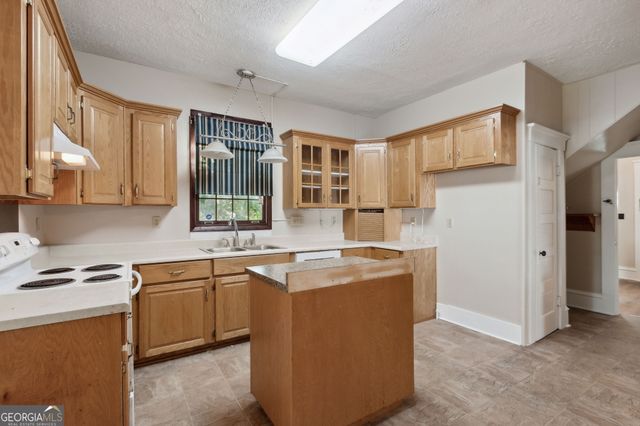 400 1st Street, Folkston, GA 31537