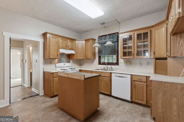 400 1st Street, Folkston, GA 31537