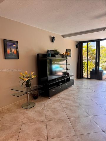 96000 Overseas Hwy S8, Key Largo, FL 33037