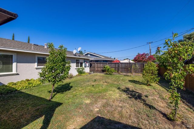 178 Mckinley Cir, Vacaville, CA 95687