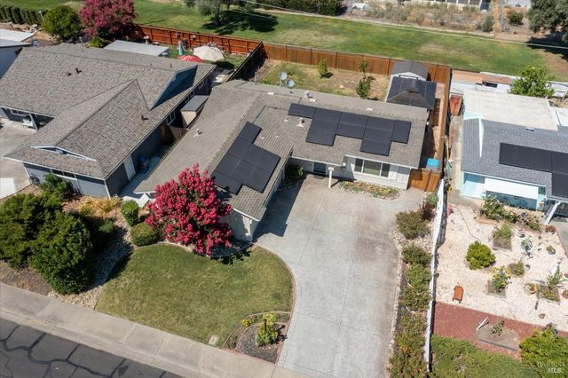 178 Mckinley Cir, Vacaville, CA 95687