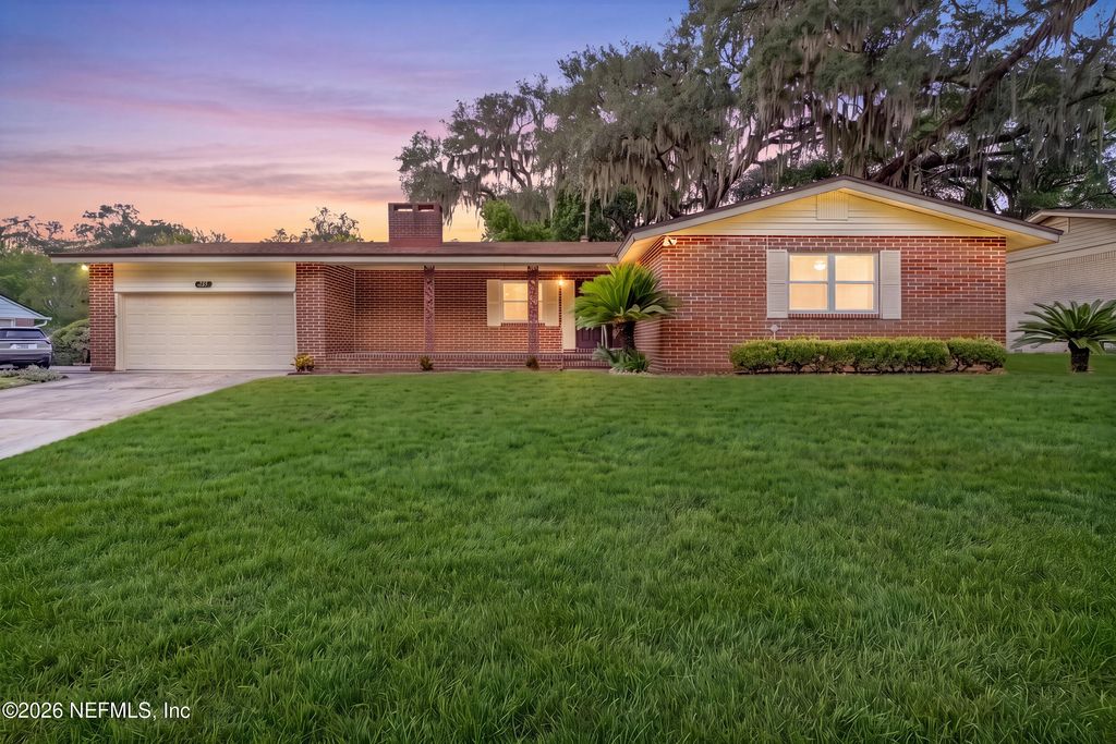 5333 JOHN REYNOLDS Drive, Jacksonville, FL 32277