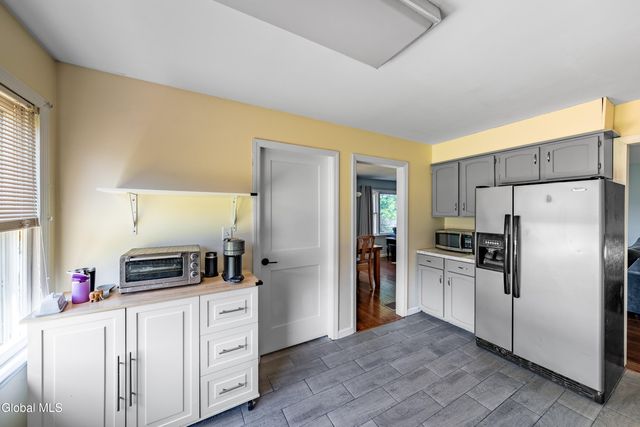 10 Merritt Road, Queensbury, NY 12804