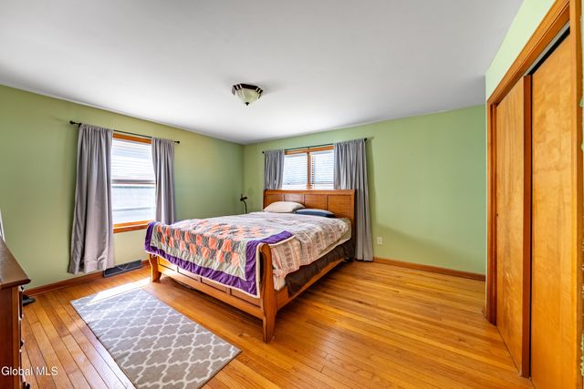10 Merritt Road, Queensbury, NY 12804
