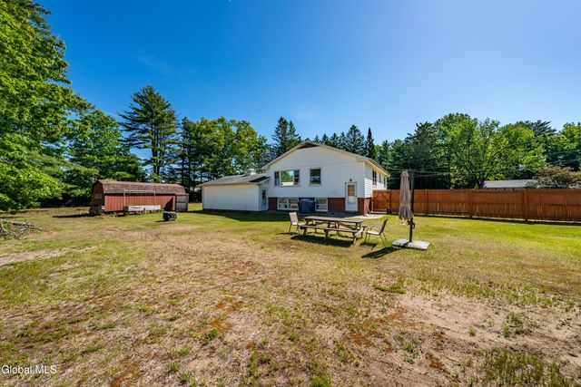 10 Merritt Road, Queensbury, NY 12804